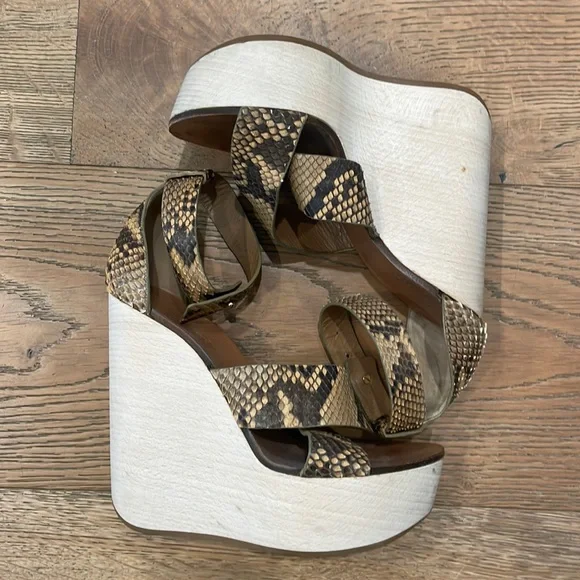 Chloe Shoes Chloe Snakeskin Platform Wedges Size 37 Stunning